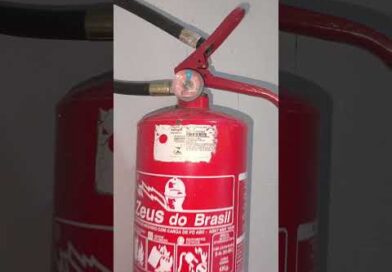 Se pegar fogo. CORRE!!! Extintores da Rodoviária de Ouro Fino vazios e vencidos